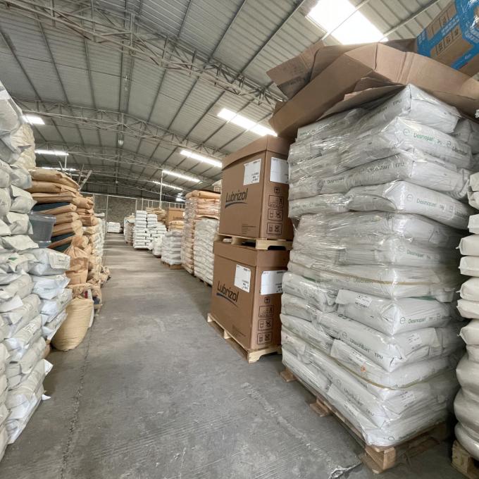 Девственные гранулы термопластичного полиуретана (ТПУ) 64D оптом, огнестойкие, Flame Redartant, образцы TPEE TPU 17