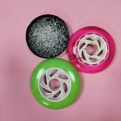 Проводящий материал ТПУ может быть настроен с регулируемым цветом, хорошей прочностью и эластичностью.