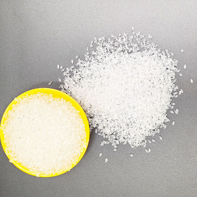 Высокая прозрачность, быстрое формование, хорошая упругость, отличная прочность, экологически чистые частицы ТПУ для литья под давлением или экструзии, подходят для игрушек для домашних животных, скакалок, проводов