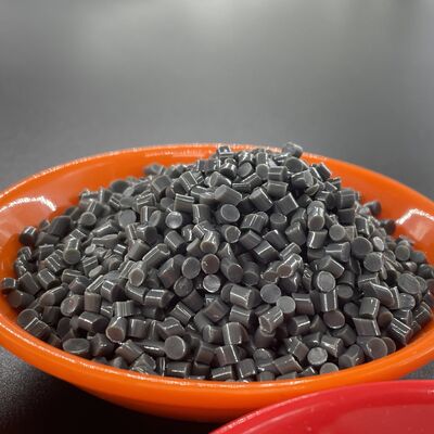 Гранюлы полиуретана из пенообразующей ТПУ можно модифицировать и настраивать