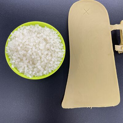 Материал подошвы обуви из ТПУ мягкий, износостойкий и быстро формуется